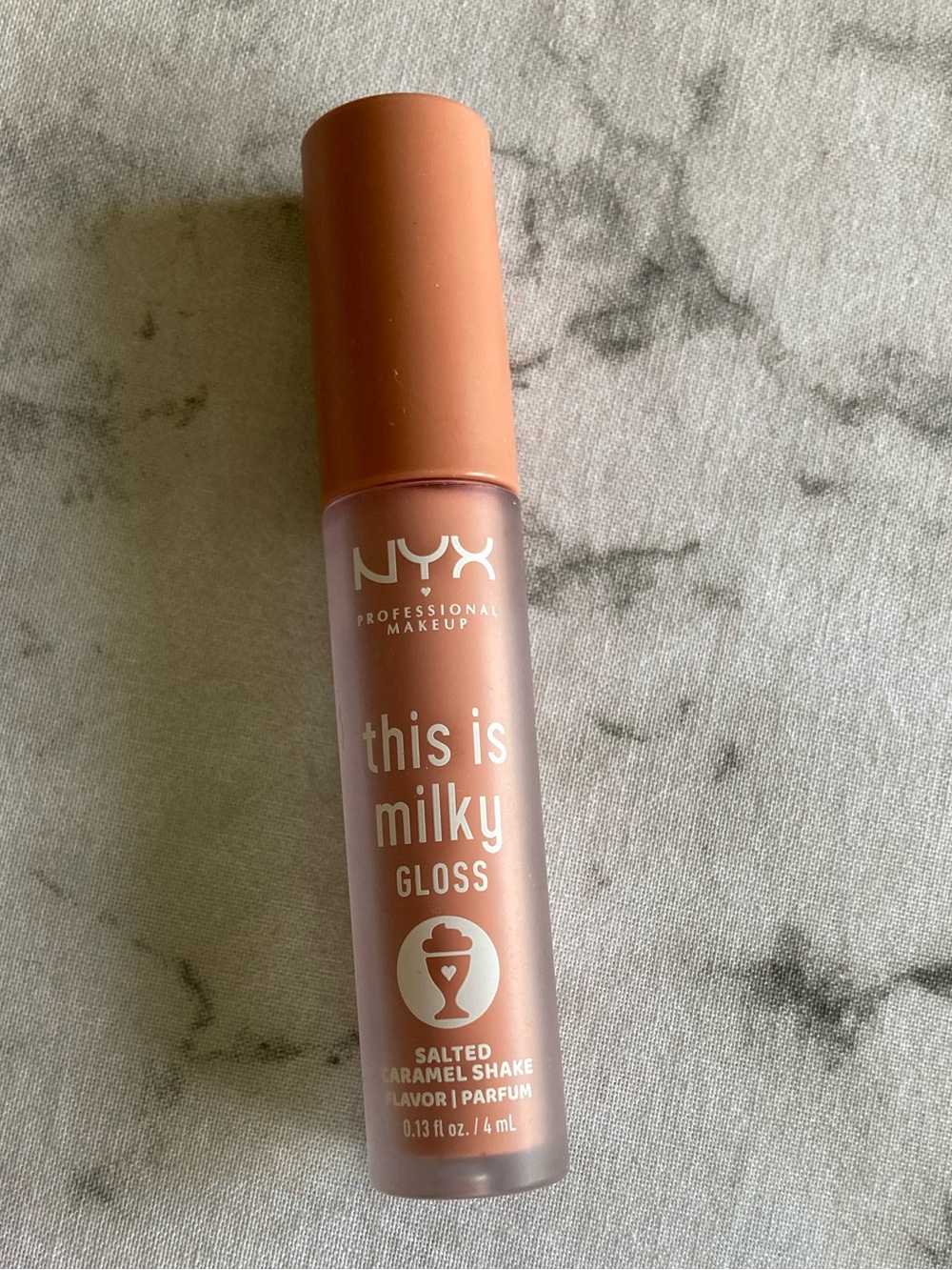 NYX This Is Milky lip  Gloss in Salted Caramel Shake - Peachy Nude